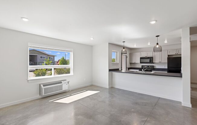 5155 West Side Flats