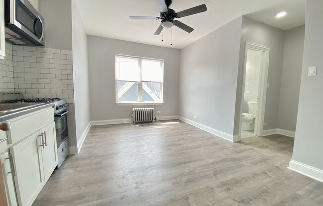 Studio, 1 bath, 350 sqft, $1,175, Unit 4756-311