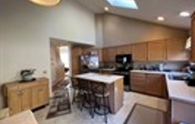 3Bd/2.5Ba Kent House