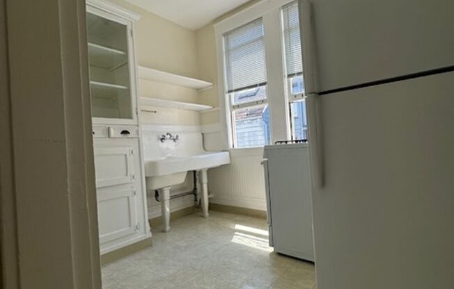 Studio, 1 bath, 340 sqft, $2,095, Unit 23