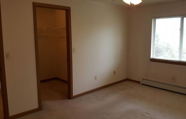 2 beds, 2 baths, 1,000 sqft, $1,200