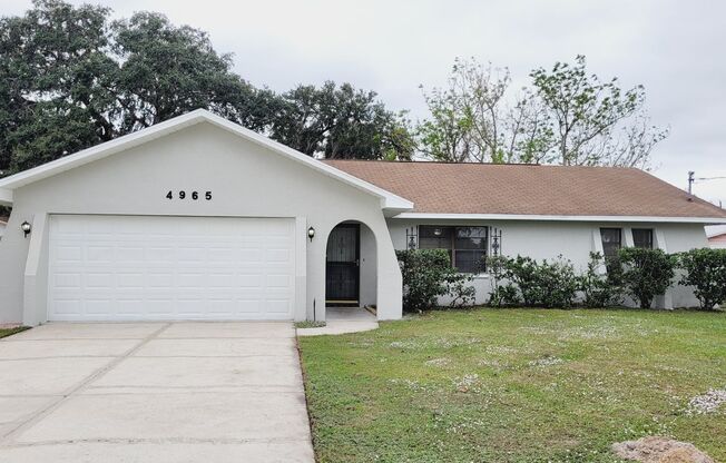 4965 Bobwhite Ct Dade City, FL 33523 MOVE IN SPECIAL!! $250 off 1st Months Rent!!!