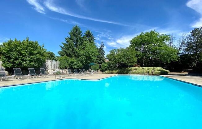 Apartments in Grand Rapids with Swimming pool