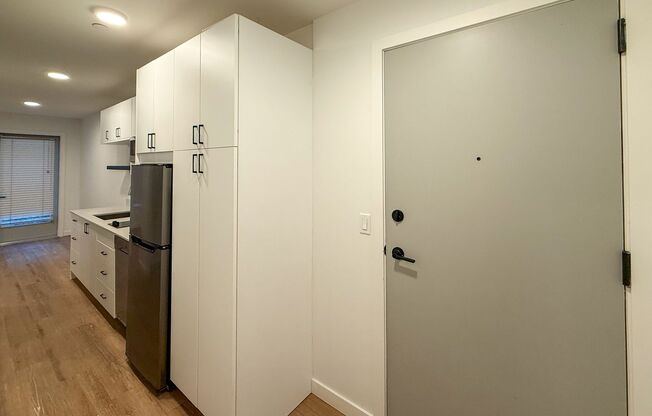 1 bed, 1 bath, 337 sqft, $1,695, Unit 206