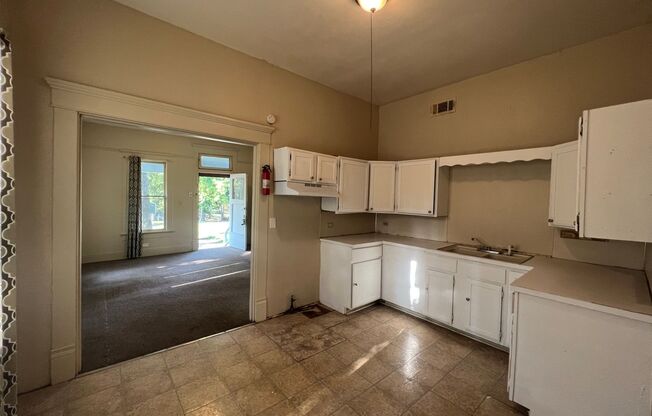 2 beds, 1 bath, $675