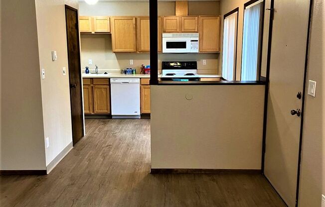 2 beds, 1 bath, 788 sqft, $1,545, Unit 11