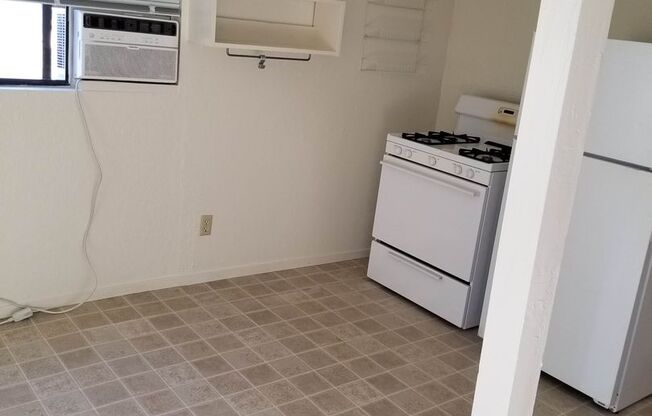 2 beds, 1 bath, $1,125, Unit 1130 #4