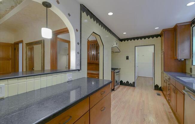 1136 S SPAULDING AVE