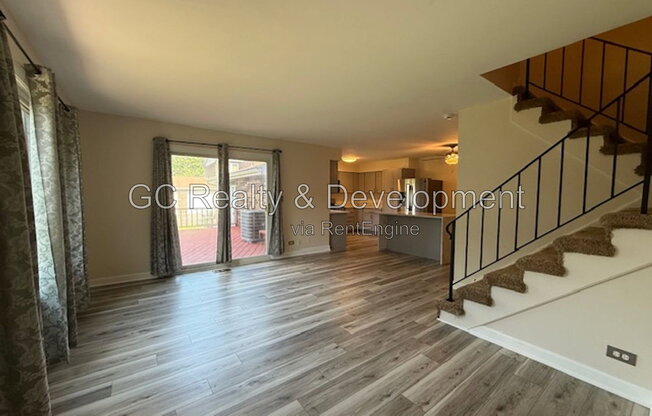 280 PADDOCK CIR