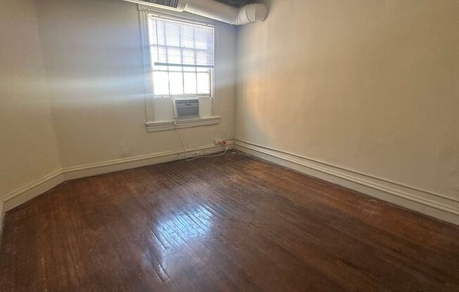 1 bed, 1 bath, $1,150, Unit Apt. 11