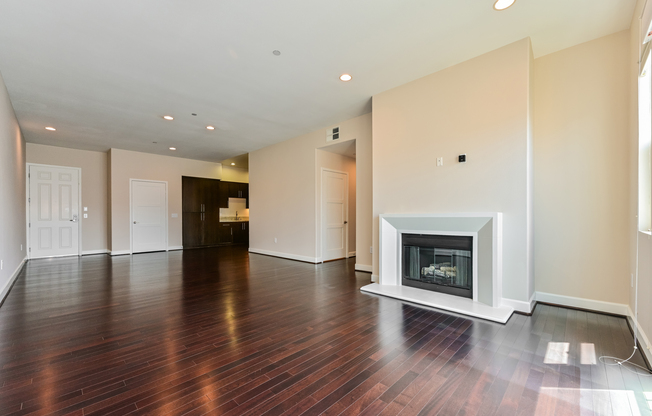 10878 Bloomfield St Apt 404
