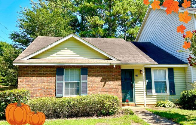 Welcome to a charming and elegant corner unit where comfort meets functionality!