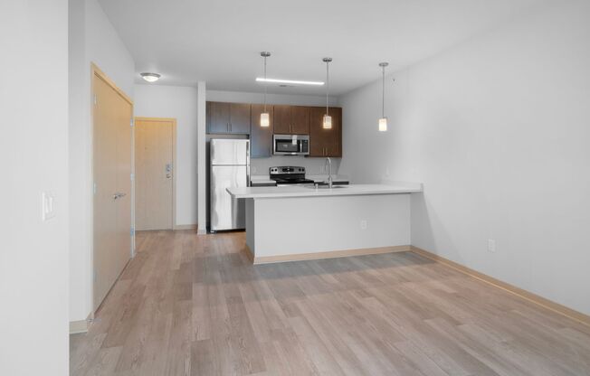 1 bed, 1 bath, 686 sqft, $1,665, Unit 421