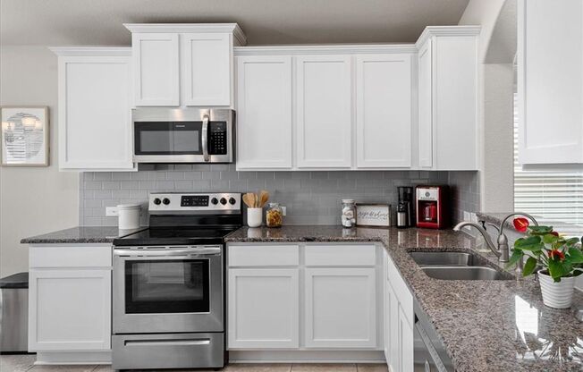 3 Bedroom, 2 Bath, Single Story Home in Highland Park