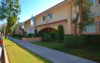 Casa Patrina Apts...Gorgeous Newly Remodeled Apartments...CALL NOW!