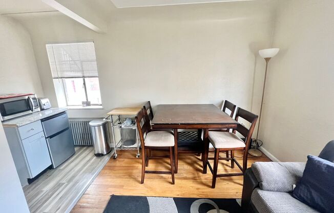 ✷ $200 OFF MOVE IN COSTS ✷ Large FURNISHED 1 Bedroom in Capitol Hill Neighborhood!!