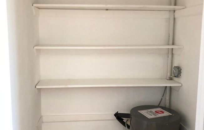 Studio, 1 bath, 430 sqft, $1,000, Unit Unit #11