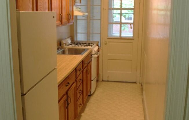 1 bed, 1 bath, 706 sqft, $1,695, Unit 400 #11