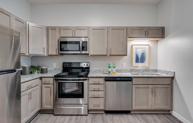 3 beds, 1 bath, 828 sqft, $1,776, Unit 408