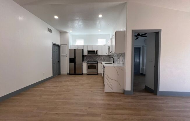 10704 Paradise Point