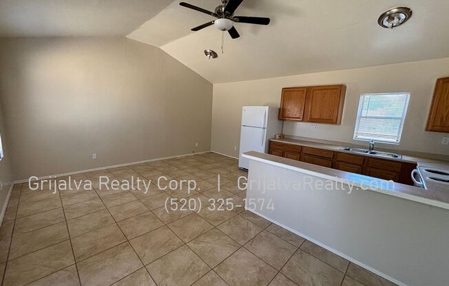 Private 3 Bedroom, 2 Bath House with AC  (22nd/Country Club)
