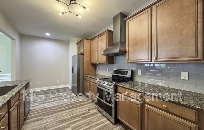 2056 OXFORD HTS