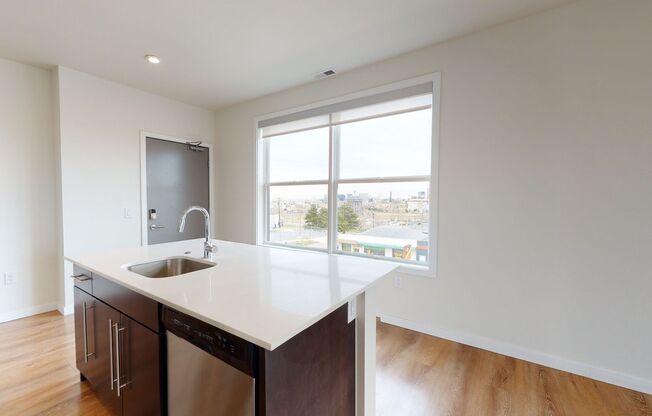 1 bed, 1 bath, 887 sqft, $1,900, Unit 501