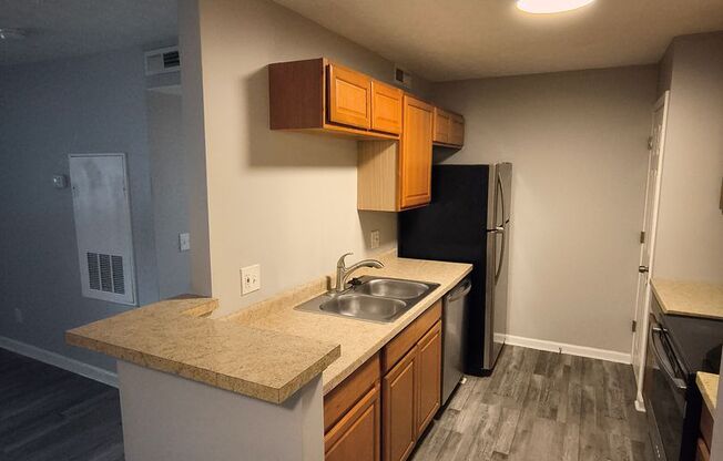 2 beds, 1.5 baths, 940 sqft, $1,385, Unit 9320-01
