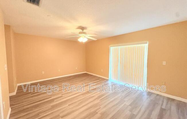 2425 MIDDLETON GRV