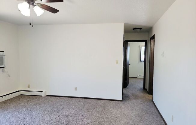 2 beds, 1 bath, 720 sqft, $859, Unit 11