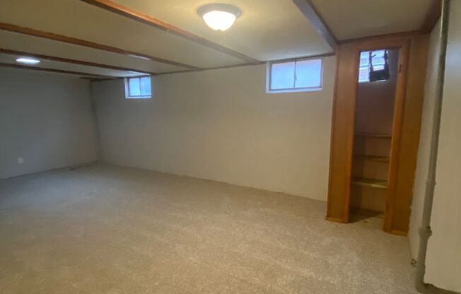 2 Bed 2 Bath house with BONUS room in basement!