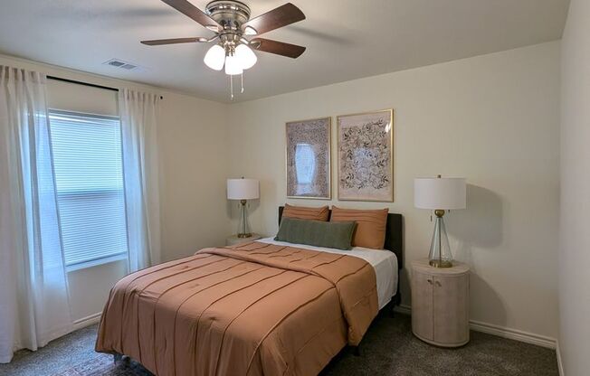 2 beds, 1 bath, 988 sqft, $1,525, Unit 124