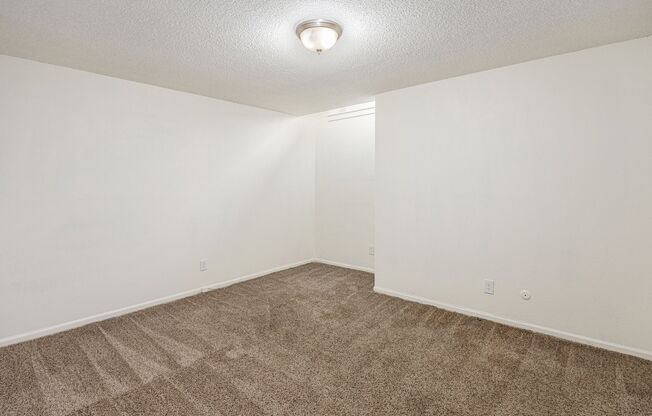 1 bed, 1 bath, 870 sqft, $899, Unit 7050 Unit #131