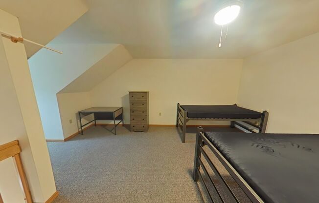 3 beds, 2 baths, $3,600, Unit CV 2-K