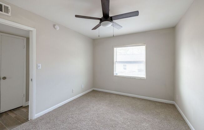 2 beds, 1 bath, 850 sqft, $1,250, Unit 00-A3