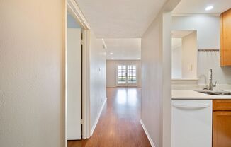 2 beds, 1 bath, $1,415, Unit # 102