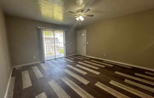 2 Bed/2 Bath Condo On NW Expressway And Wilshire!!! Close To Shopping