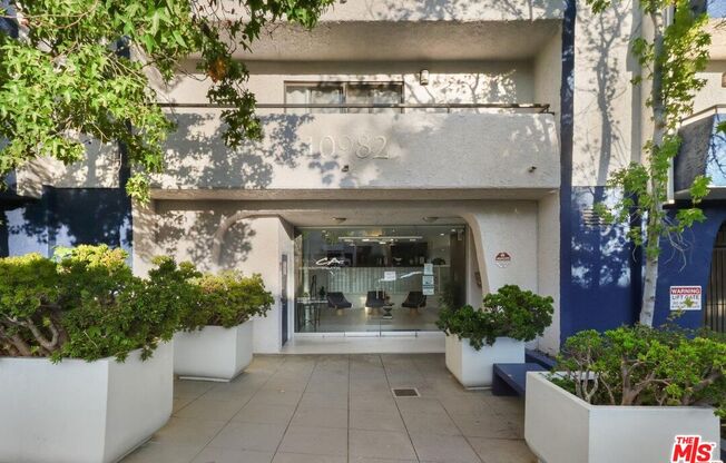 1 bed, 1.5 baths, 742 sqft, $2,695, Unit 106