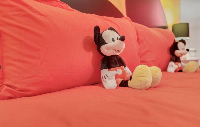 4561 YELLOWGOLD RD E