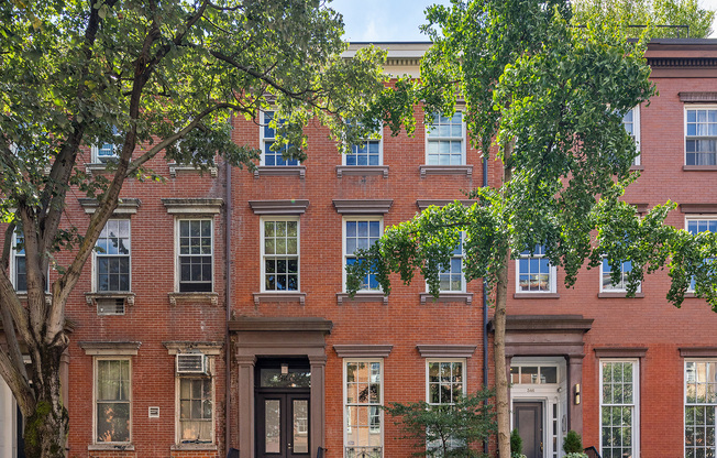 344 W 22 ST