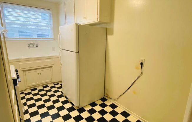 150-SHERMAN TRUST- 8th St-Debbie and Eliot Sherman Trustees