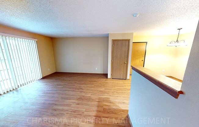 2 beds, 1 bath, 975 sqft, $999, Unit 1109 Teakwood Ave #9