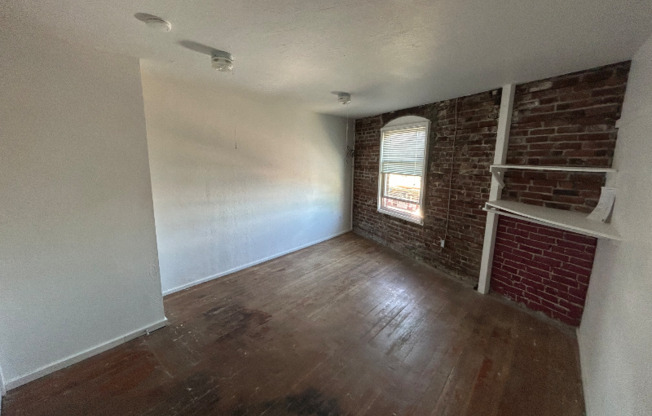 834 BAY ST