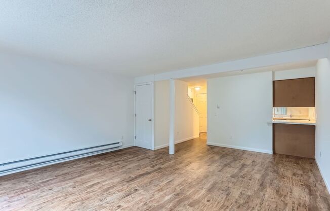 8389-8397 Redmond