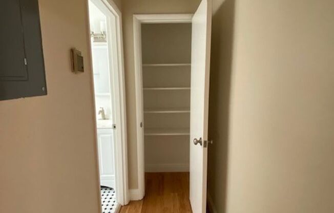 1 bed, 1 bath, $1,925, Unit 206-10