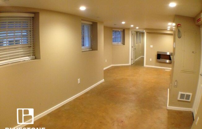 IRVA - Irving Apartments