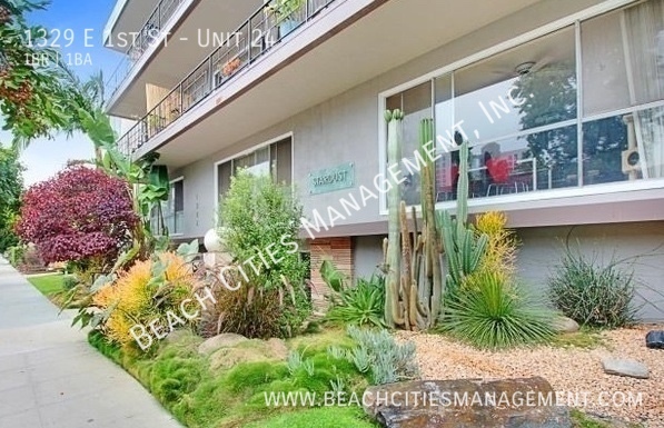 1329 E 1 ST