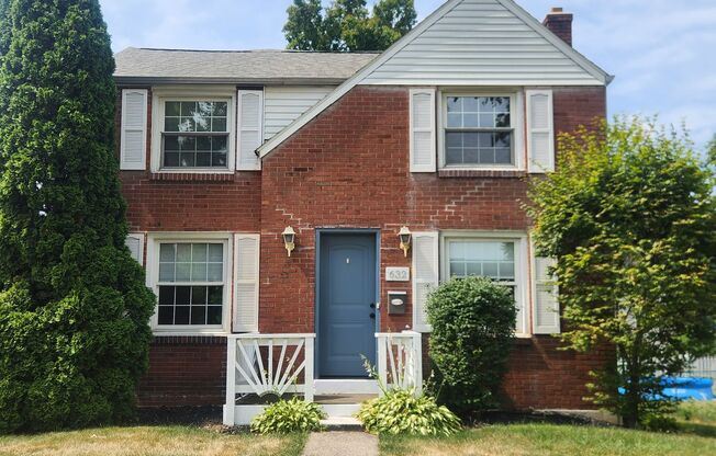 Sewickley - 3 Bedroom 2 Bathroom - Charming Home for Rent!