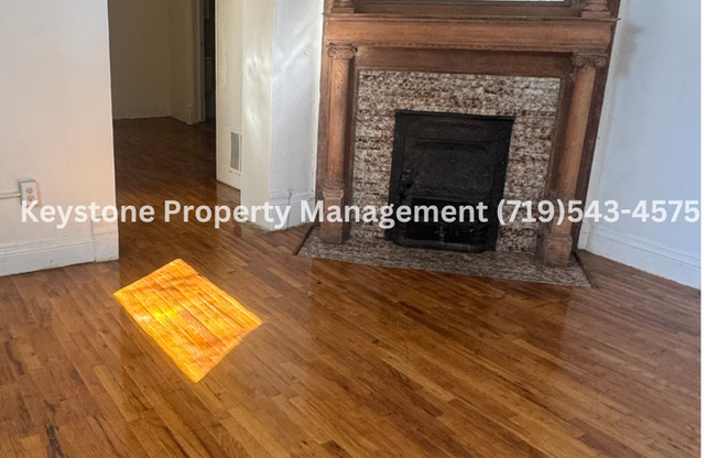 Charming Southside Victorian Tri-plex - Apartment with 2 Bedrooms/1 Bath  $1000/$1000