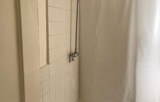 1 bed, 1 bath, 625 sqft, $969, Unit 105